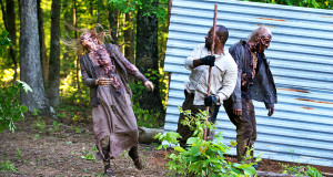 Morgan follows the Gandalf school of combat by thwacking enemies to death with a staff. Photo courtesy of love-the-walking-dead.tumblr.com