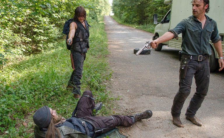 top-4-hell-yes-moments-from-the-walking-dead-episode-10-the-next-world-854235